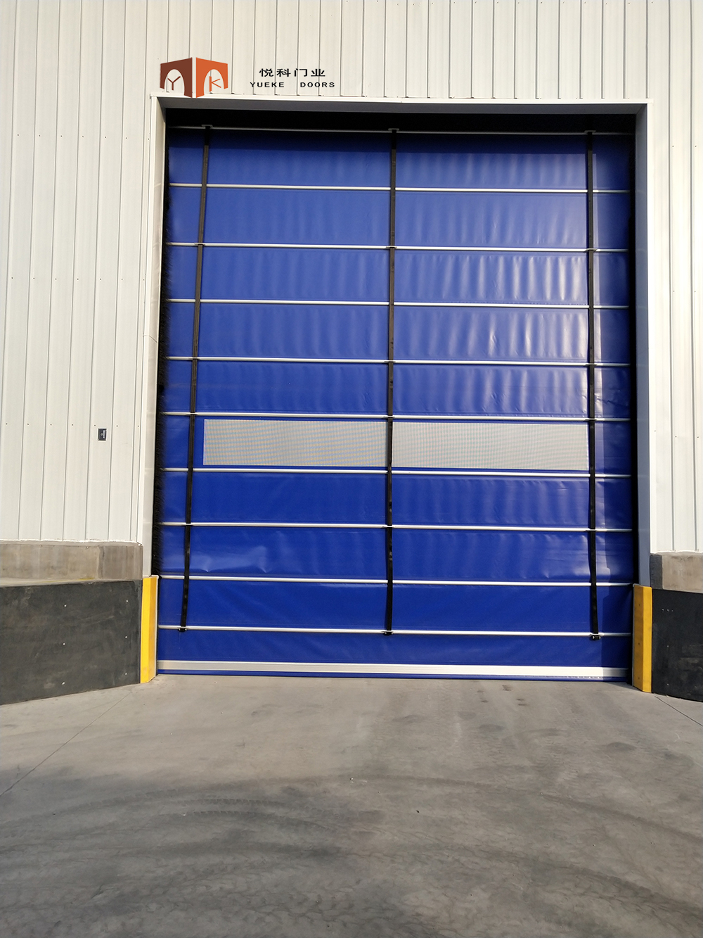 分享堆積（jī）快速（sù）卷簾門的四大優勢（shì）