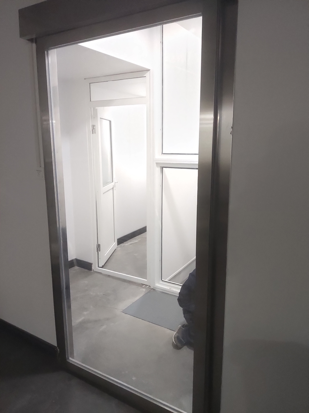 自動玻璃門（mén）的工作（zuò）原理